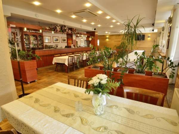 Ludowa Restauracja & Noclegi Kietrz Luaran gambar